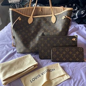 Brand new. Never used. Bought off LV site just never used it